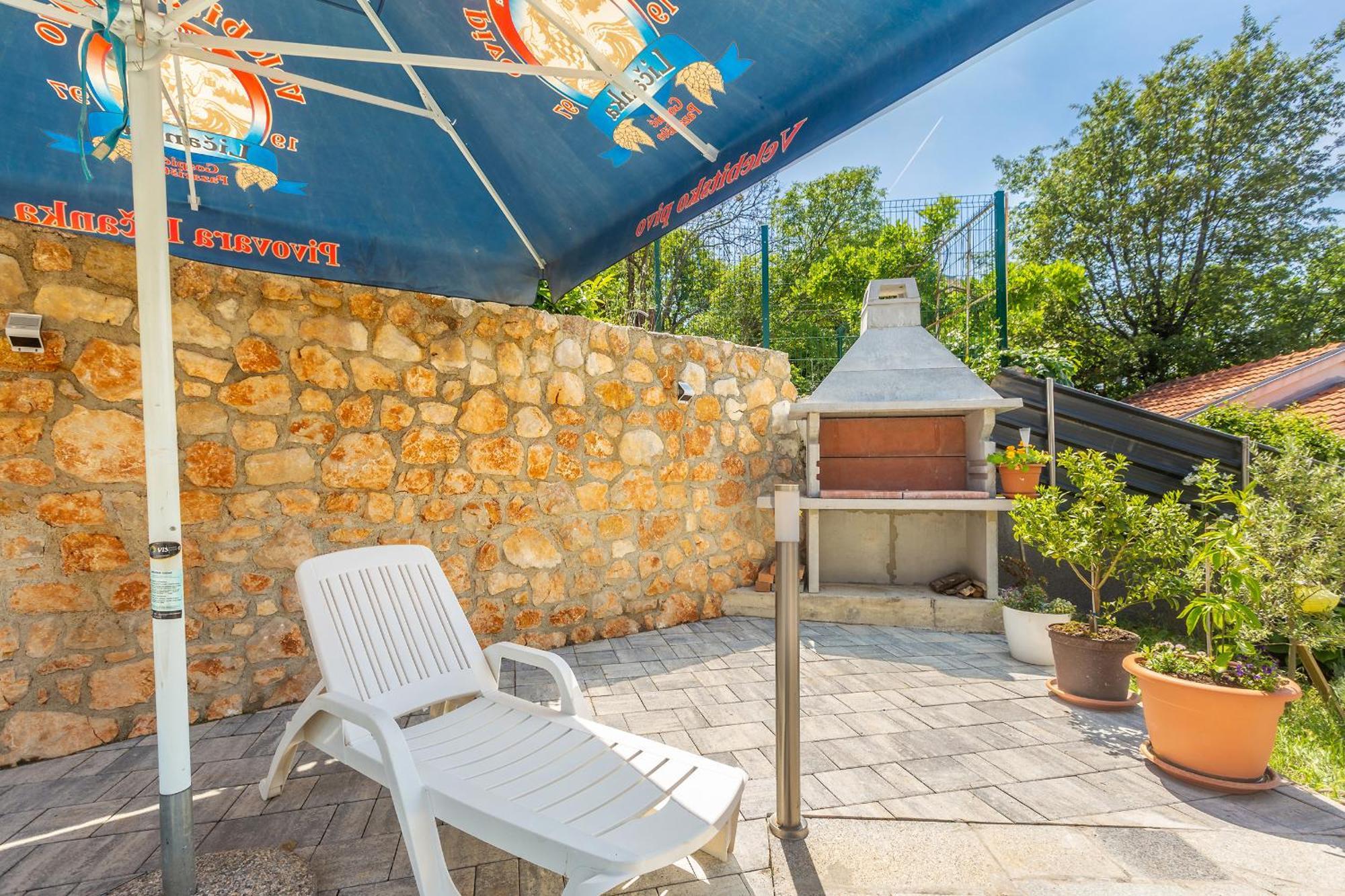 Apartmani Tena Njivice Exterior foto